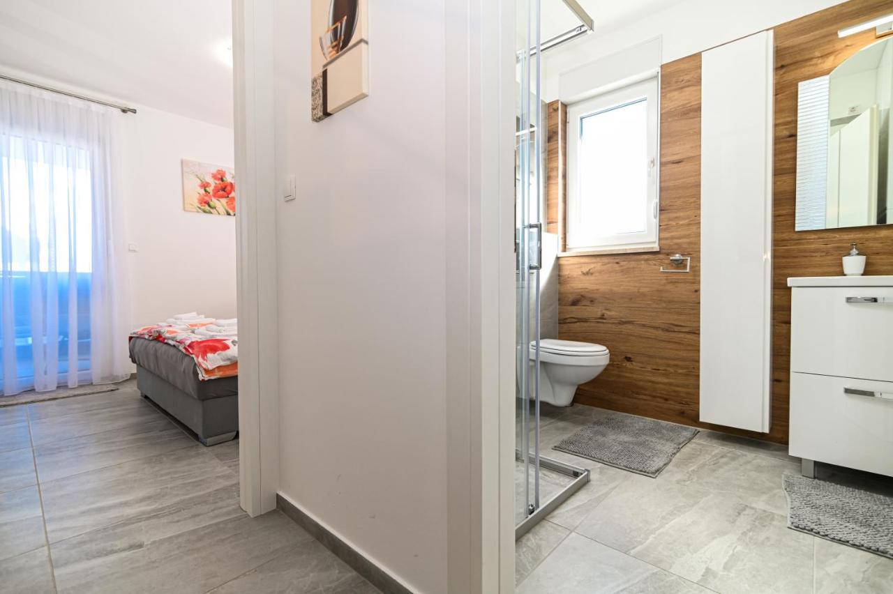 Luxury Apartment With Swimming Pool Ana Trogir Luaran gambar