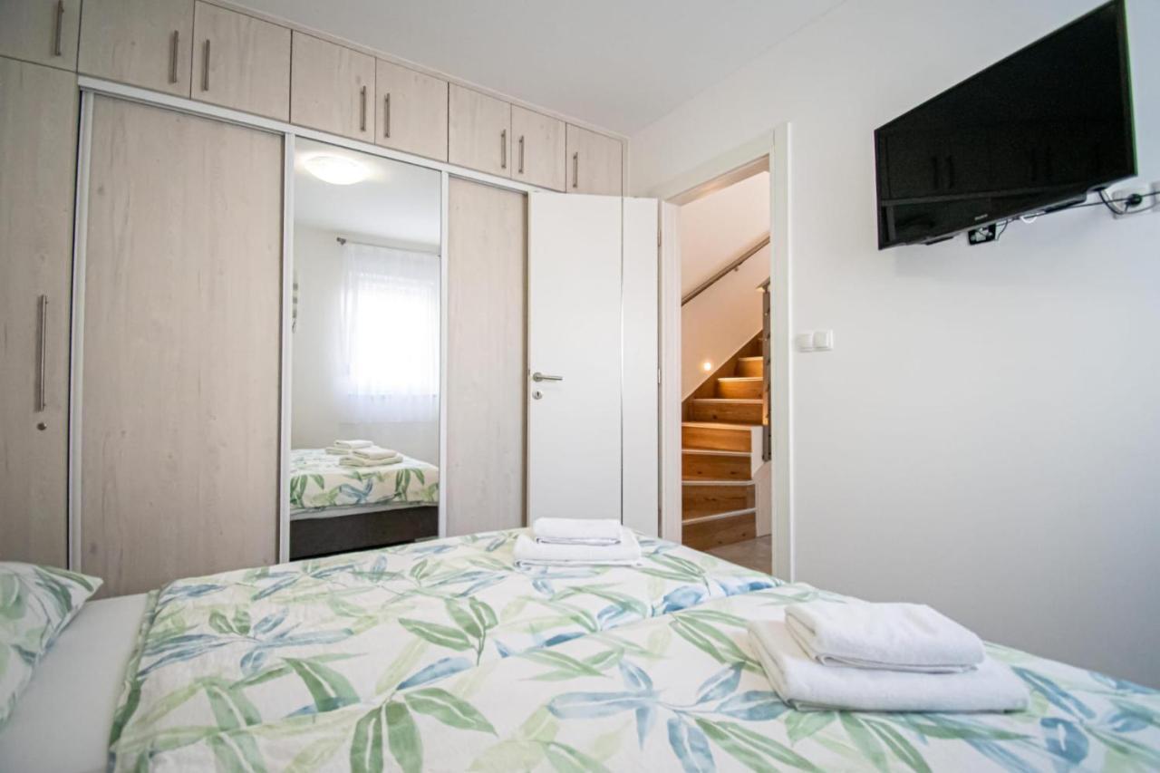 Luxury Apartment With Swimming Pool Ana Trogir Luaran gambar