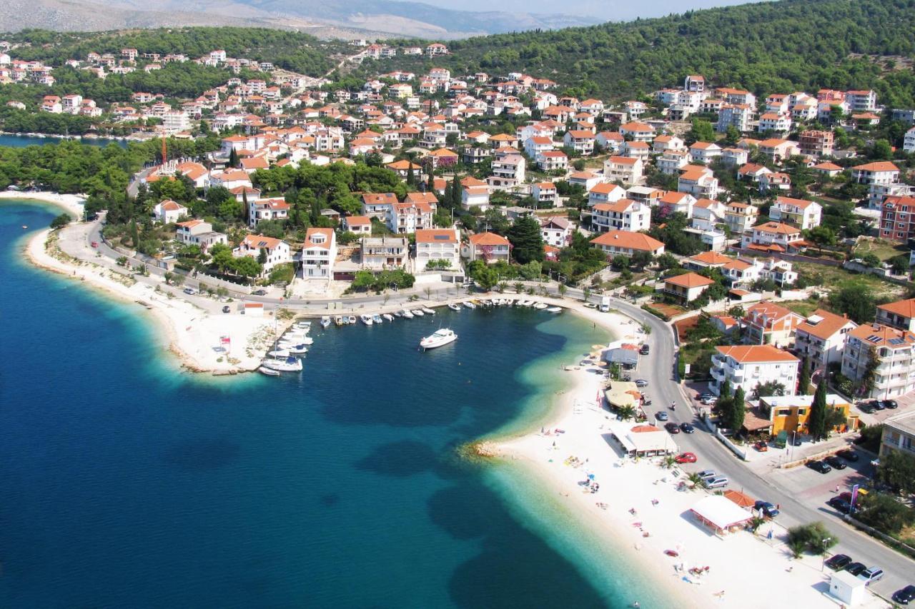 Luxury Apartment With Swimming Pool Ana Trogir Luaran gambar